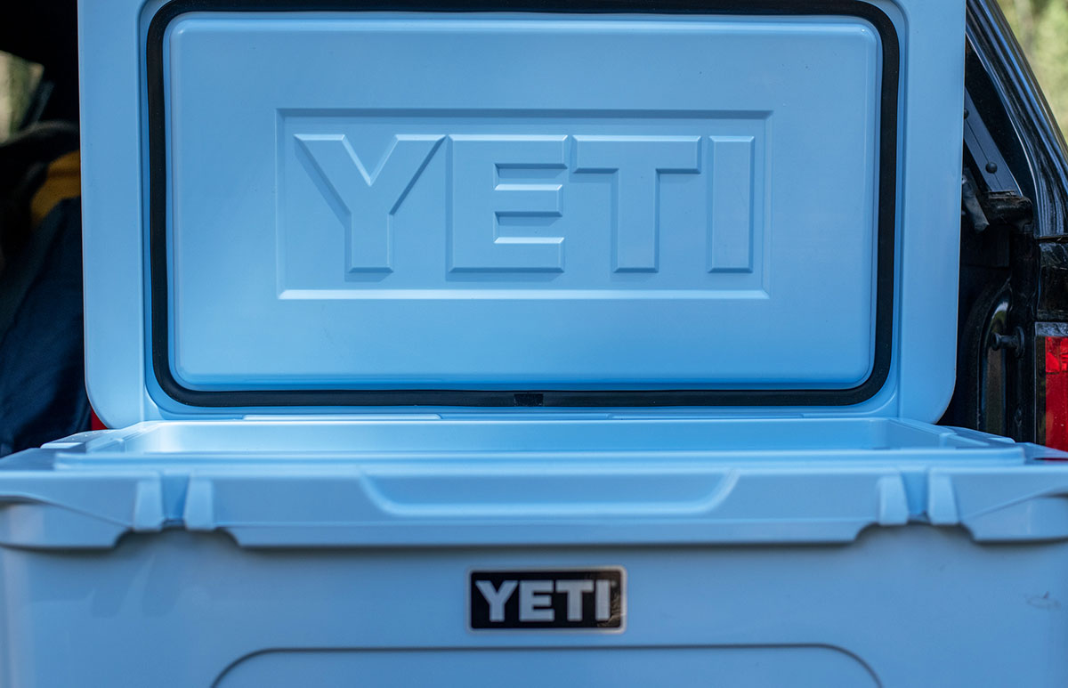A close up of the lid on a Yeti cooler