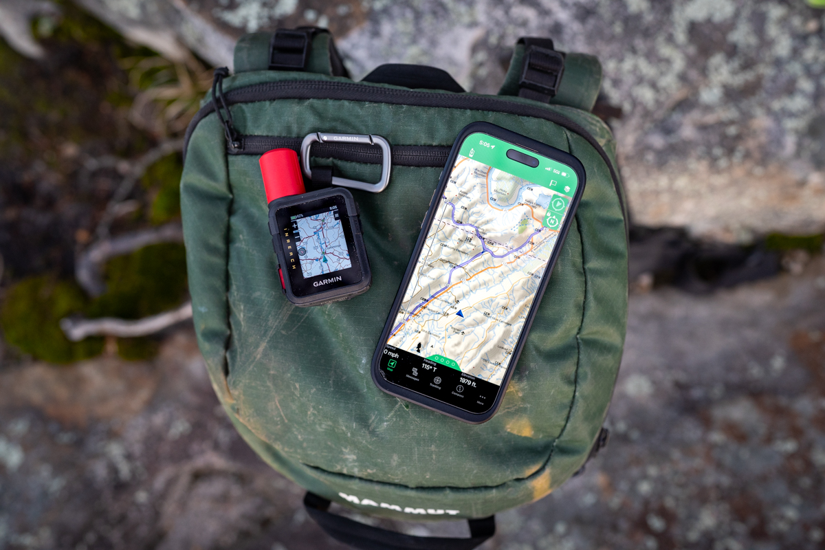 The inReach Mini 3 Maps shown with a smartphone