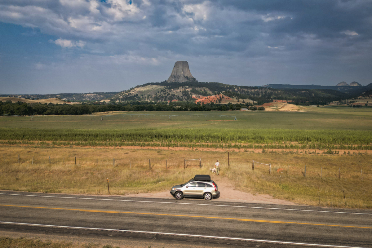 The Condor 2 in front of Devils Tower